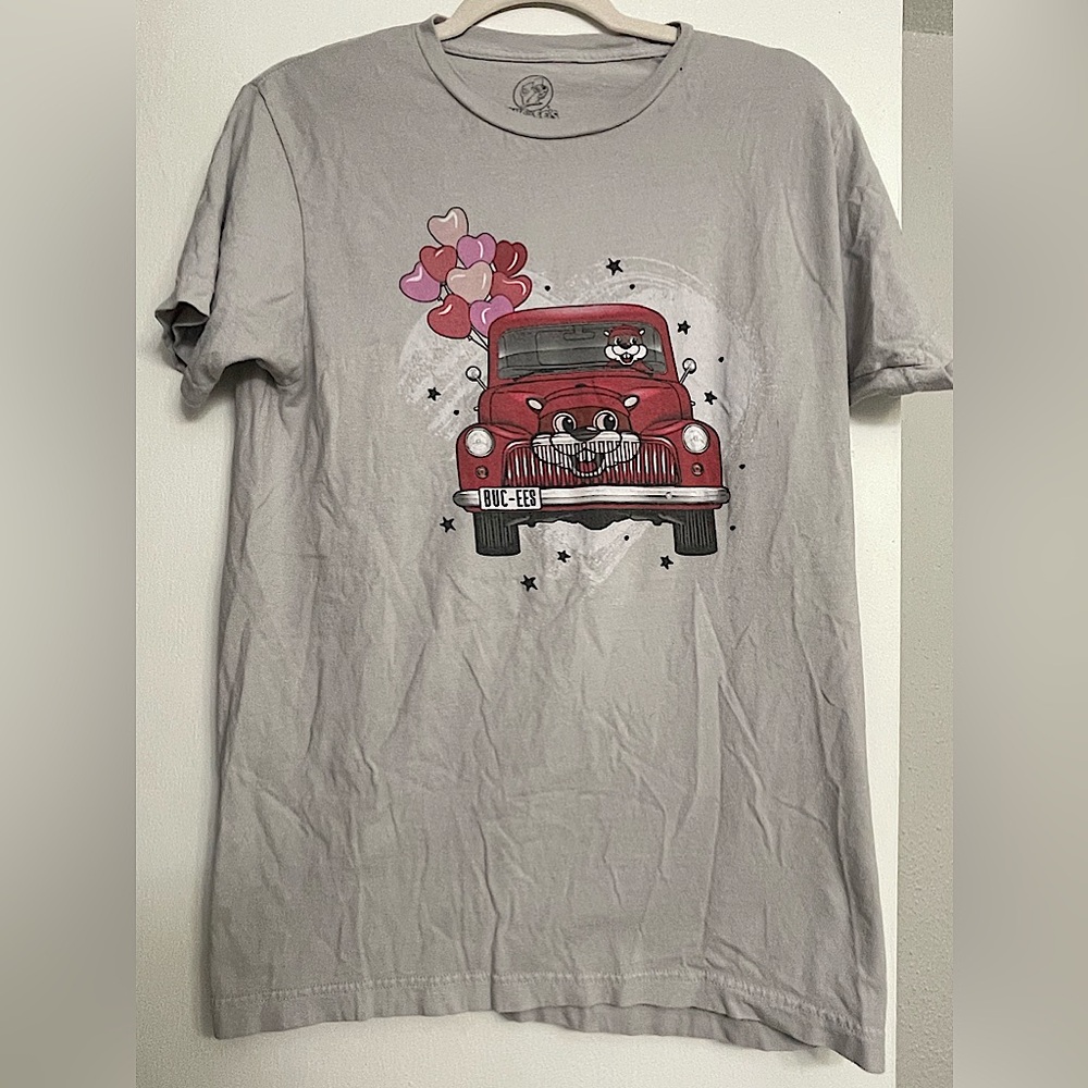 EUC Valentines Day Buccee’s tee